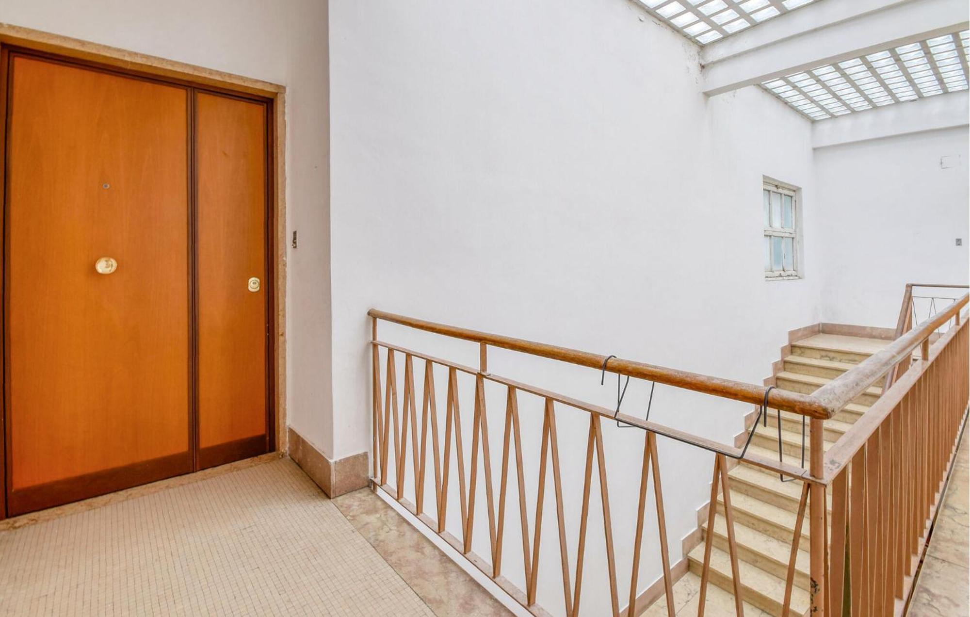 1 Bedroom Awesome In *