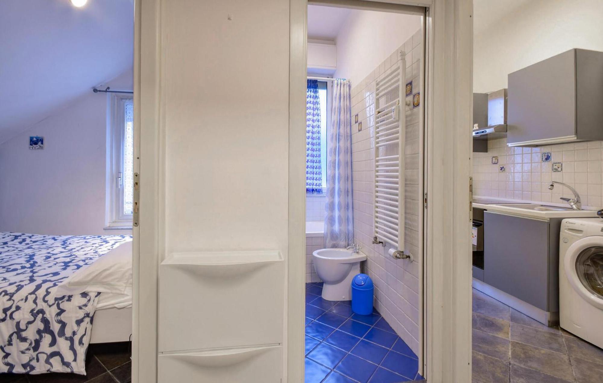 1 Bedroom Awesome In *